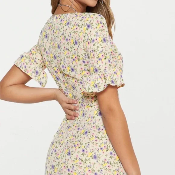 PrettyLittleThing Cream Ruffled Sundress NWT - Picture 3 of 7